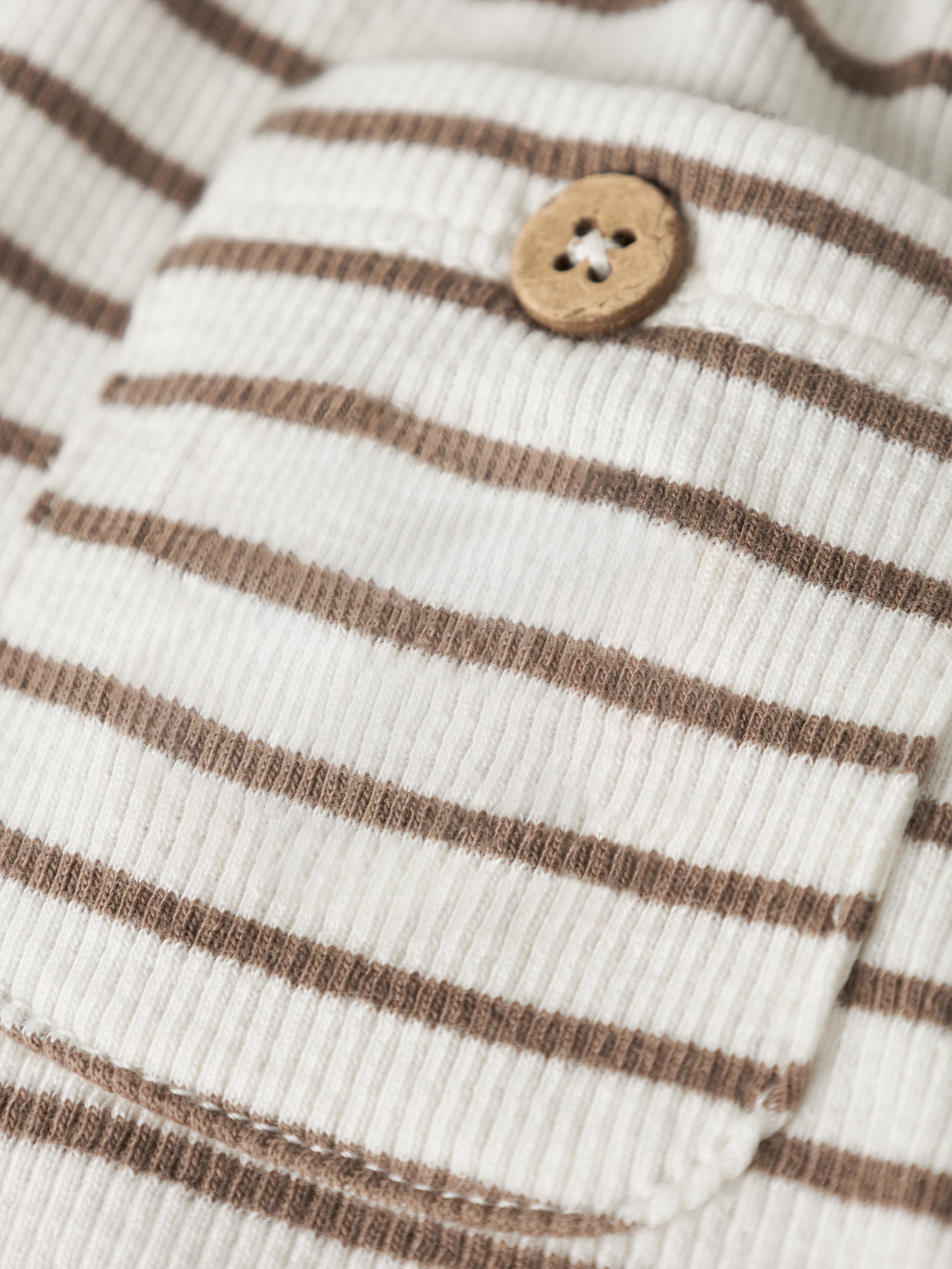 model_shot-front_full